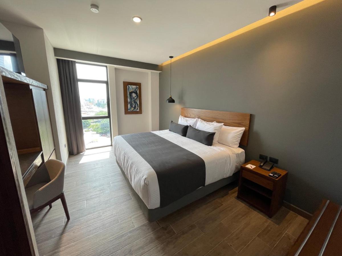 Hotel Gumont Guadalajara Lopez Mateos - Minerva Exteriér fotografie